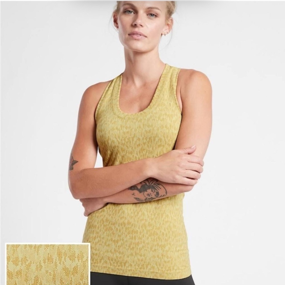 Athleta Momentum Seamless Tank in the Allure Print.